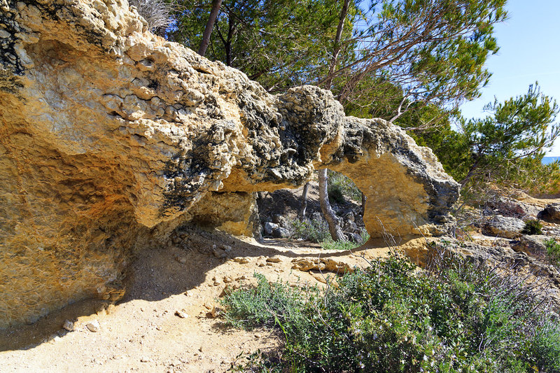 SPN_9417.jpg :: Rock Formation at Cala Blanca Cove Alcossebre Spain