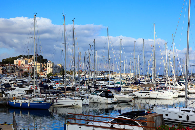 SPN19_003.jpg :: The busy marina in Puerto Dénia on the Costa Blanca, Spain