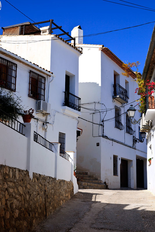 SPN19_156.jpg :: The narrow streets of Altea Old Town, Costa Blanca, Spain