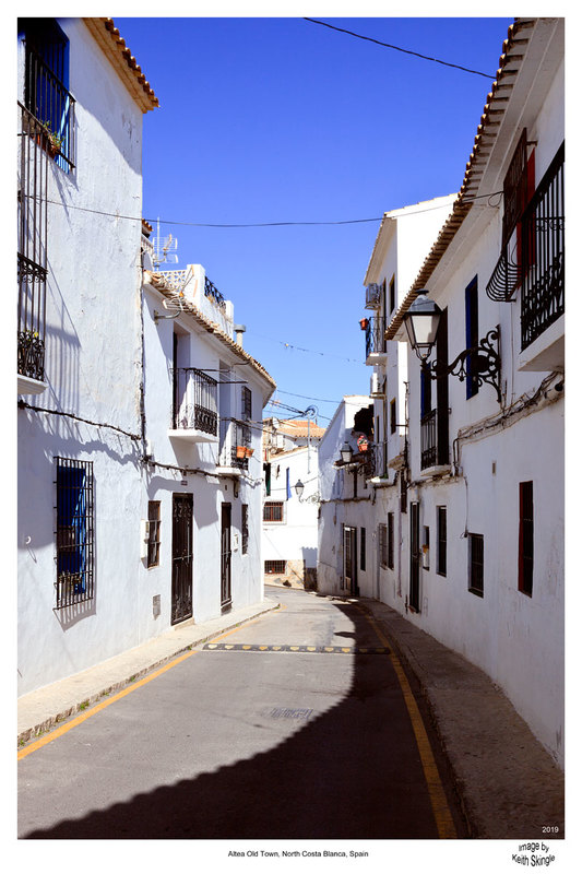 SPN19_157(1).jpg :: The narrow streets of Altea Old Town, Costa Blanca, Spain