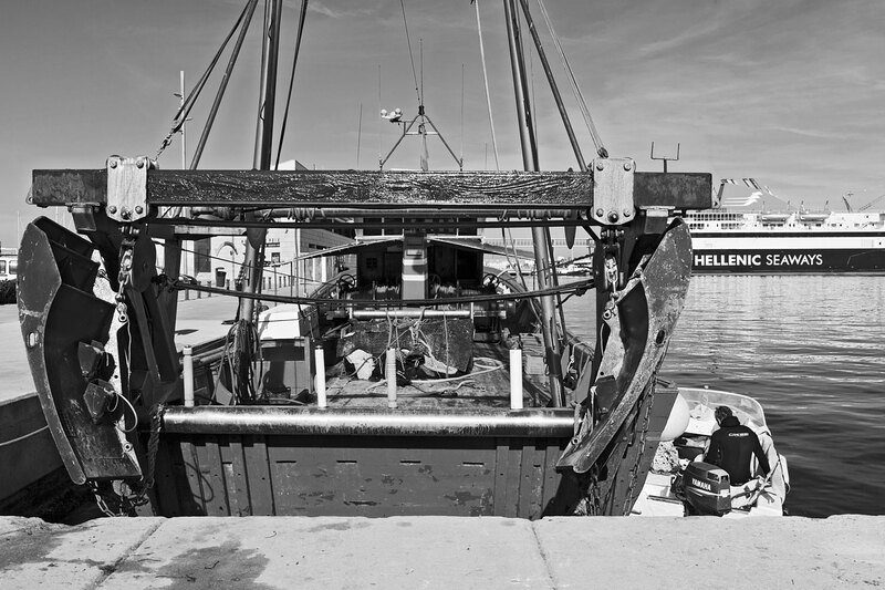 SPN19_2862.jpg :: Fishing Boat on the quay in the Fishing Port of Dénia in the Costa Blanca, Spain