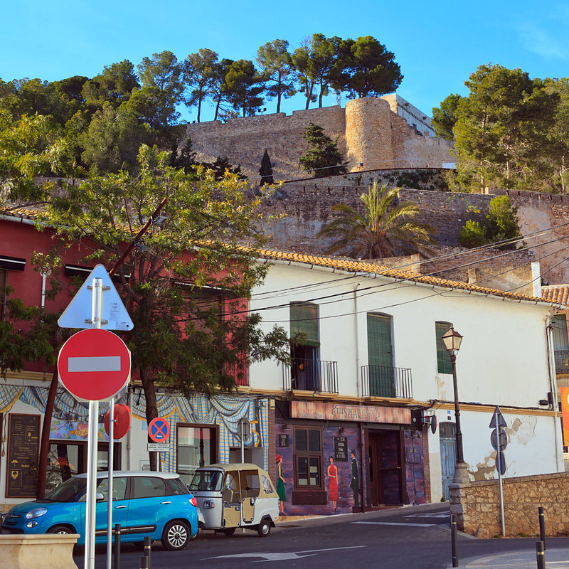 SPN19_443-1.jpg :: Dénia Castle looking up from Fora Mur street, Costa Blanca, Spain