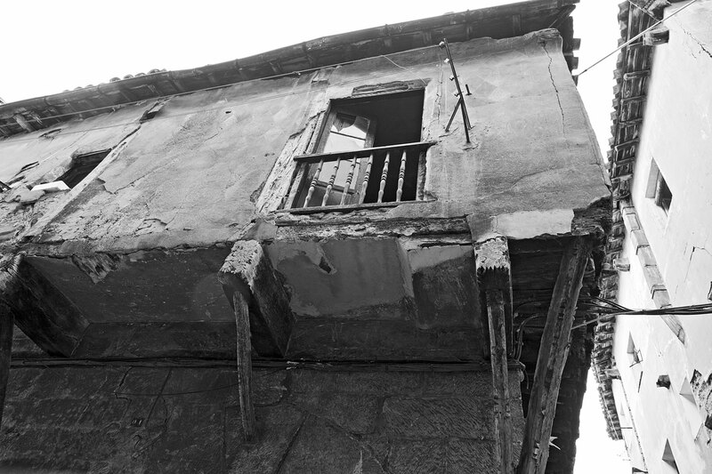 SPN19_5332.jpg :: Rustic old traditional dwelling in Haro, La Rioja, Spain