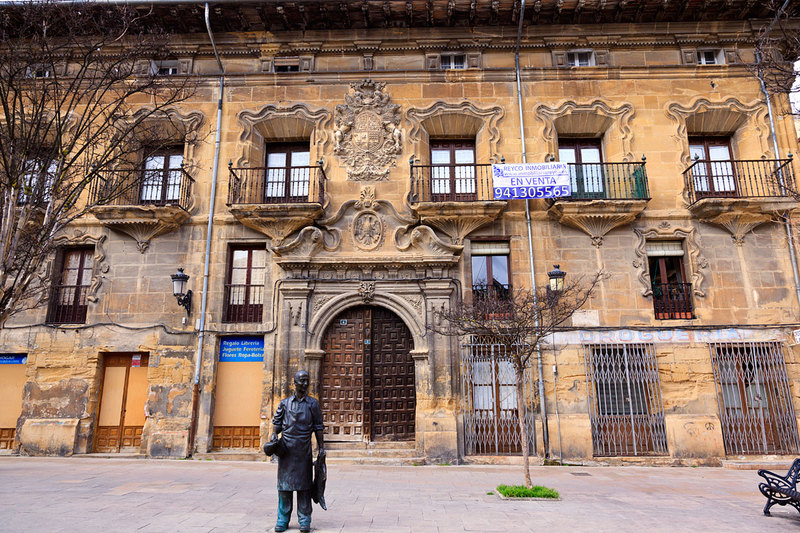 SPN19_544.jpg :: Palace of the Cruz (Palacio de la Plaza de la Cruz) in Haro, La Rioja, Spain
