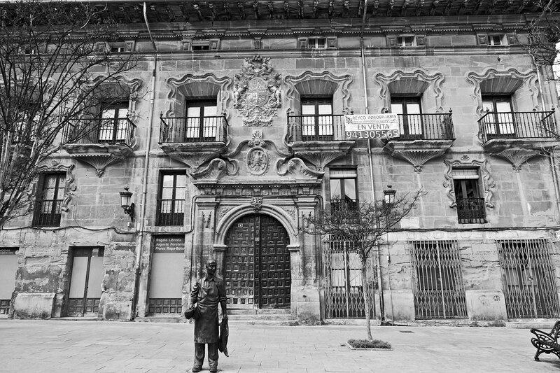 SPN19_5442.jpg :: Palace of the Cruz (Palacio de la Plaza de la Cruz) in Haro, La Rioja, Spain