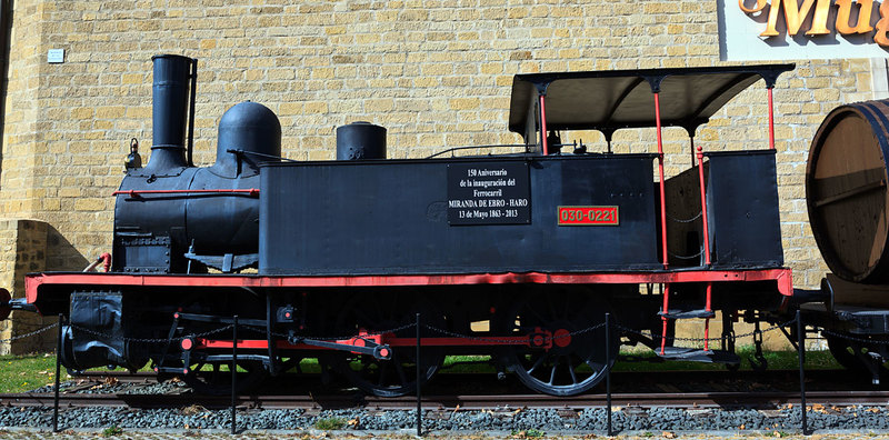 SPN19_550.jpg :: Replica of steam train in celebration of 150 years (1863-2013) since the inauguration of the railway between Miranda de Ebro and Haro, Bodegas Muga, Spain