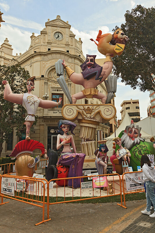SPN23_009.jpg :: Satirical sculptured character monuments in the Buriana Fallas Festival to Saint Joseph held in March 2023, Spain