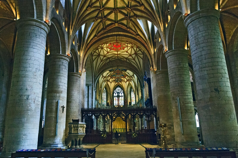 TWK21_012.jpg :: Inside Tewkesbury Abbey looking down the Nave to the High Alter