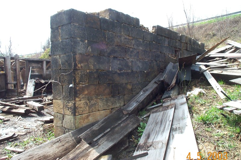 Barnstone-foundation-PA-NE-outsid.jpg