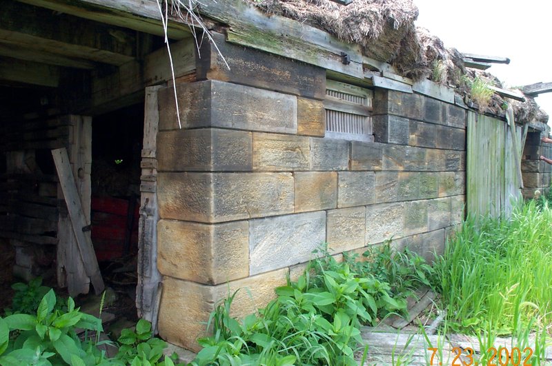 Premium- Barnstone-close-up.jpg