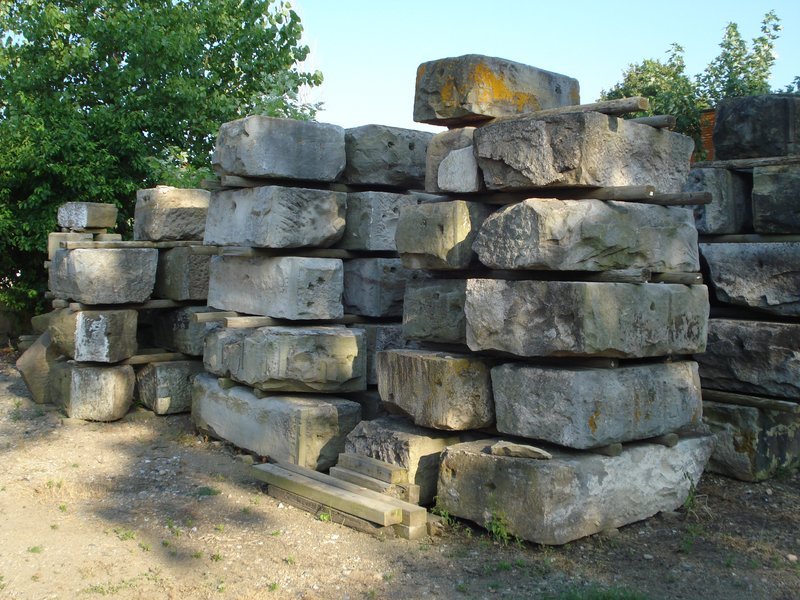Reclaimed Bridgestone from a Stone Salvage near OLD FORT OH DSC00998.jpg :: Reclaimed Bridgestone from a Stone Salvage near OLD FORT OH 