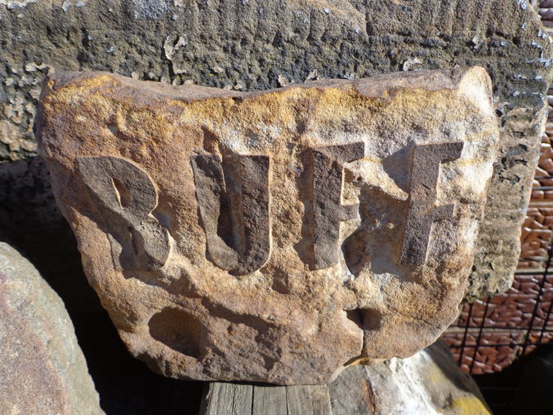 Small Stone Pet Memorial Example Buff.jpg :: Small Stone Pet Memorial Example Buff