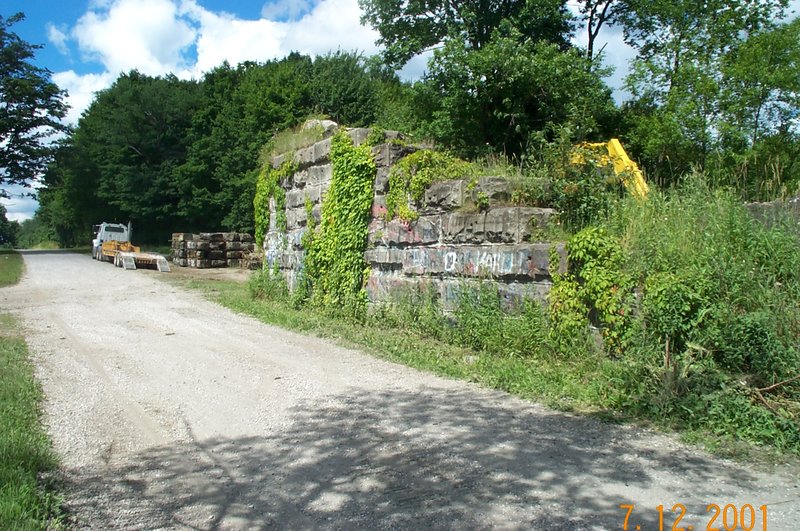 Stone Salvage on Belden Rd near ANDOVER OH for reclaimed bridgestone DCP_0267.jpg :: Stone Salvage on Belden Rd near ANDOVER OH for Powderhorn Country Club reclaimed bridgestone project