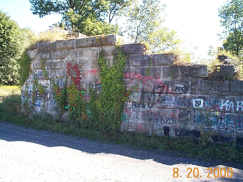 Stone Salvage on Belden Rd near ANDOVER OH for reclaimed bridgestone DCP01358.jpg :: Stone Salvage on Belden Rd near ANDOVER OH for Powderhorn Country Club reclaimed bridgestone project