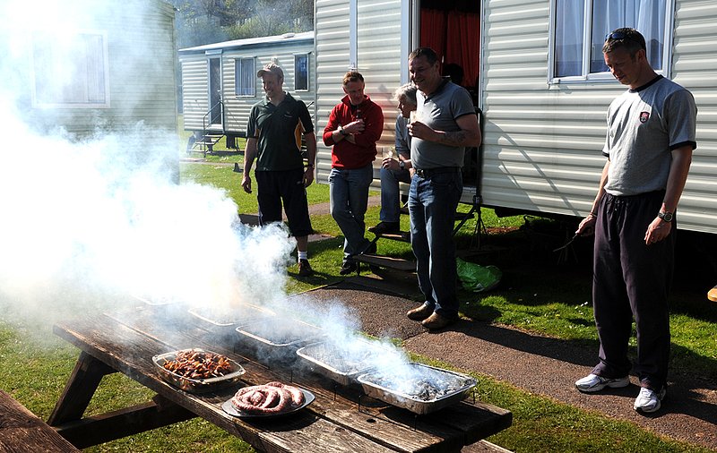 BB-MJTour2009_02_barbecue_1.jpg :: Richard are you in there ?