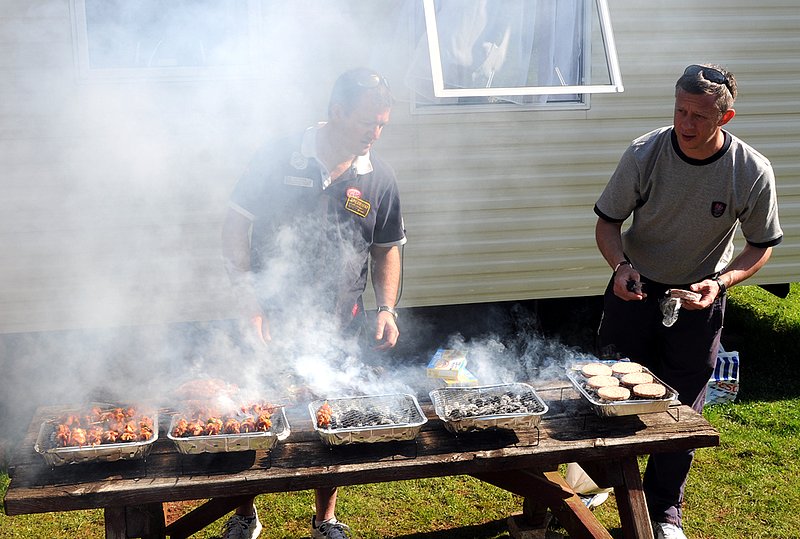 BB-MJTour2009_04_barbecue_1.jpg :: Images from the Barkers M&J 2009 tour to Torquay.