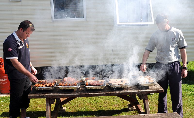 BB-MJTour2009_05_barbecue_1.jpg :: Images from the Barkers M&J 2009 tour to Torquay.
