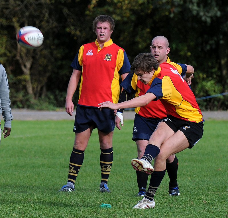 BB1st_droitwich_019_101009.jpg :: Images from the 2009/10 1st XV game between Barkers Butts and Droitwich.