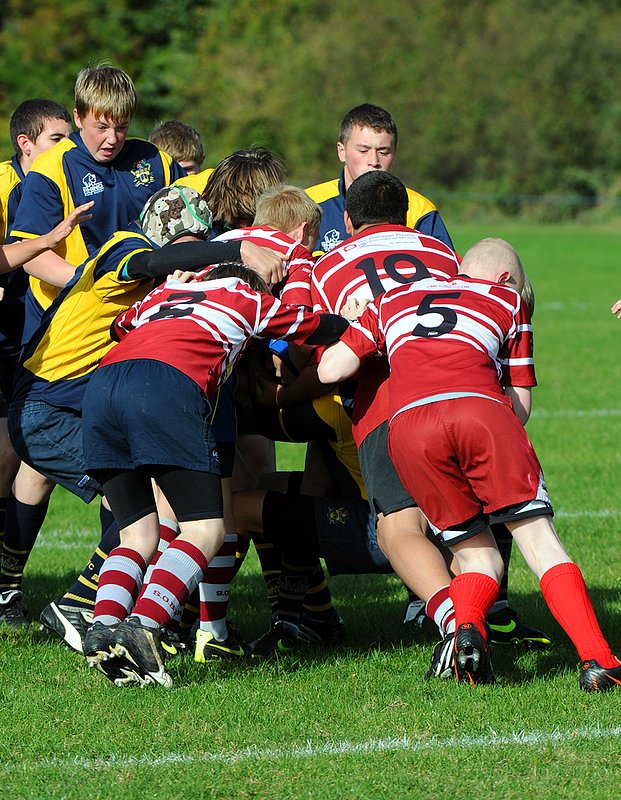BBU15_StokeOldB_002_041009.jpg :: Images from the 2009/10 game between Barkers Buttss U15 and Stoke Old Boys.Matt Alexandre scoring a hat trick of tries in his farewell game before moving Back to South Africa.Final score 43-5 to Barkers