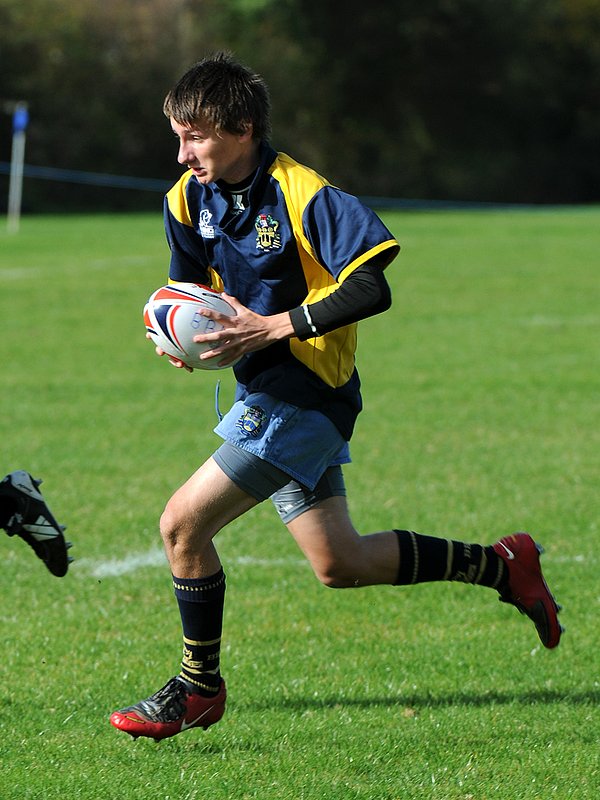 BBU15_StokeOldB_005_041009.jpg :: Images from the 2009/10 game between Barkers Buttss U15 and Stoke Old Boys.Matt Alexandre scoring a hat trick of tries in his farewell game before moving Back to South Africa.Final score 43-5 to Barkers