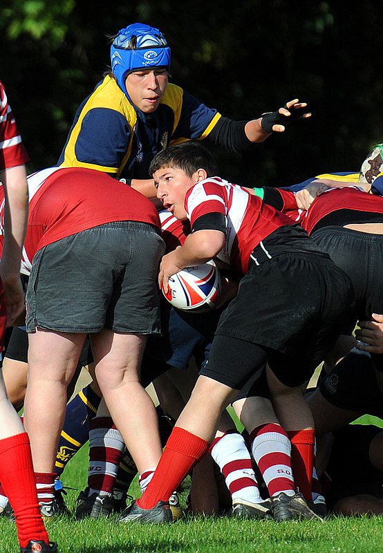 BBU15_StokeOldB_013_041009.jpg :: Images from the 2009/10 game between Barkers Buttss U15 and Stoke Old Boys.Matt Alexandre scoring a hat trick of tries in his farewell game before moving Back to South Africa.Final score 43-5 to Barkers
