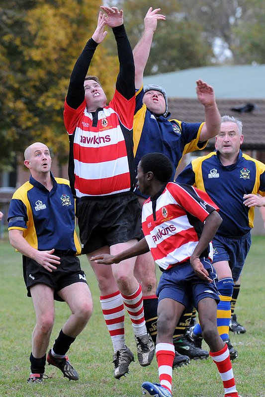BBtanners_NunOldEds_011_171.jpg :: Images from the 2009/10 Vets game between Barkers and Nuneaton Old Eds.Barkers losing 7-77