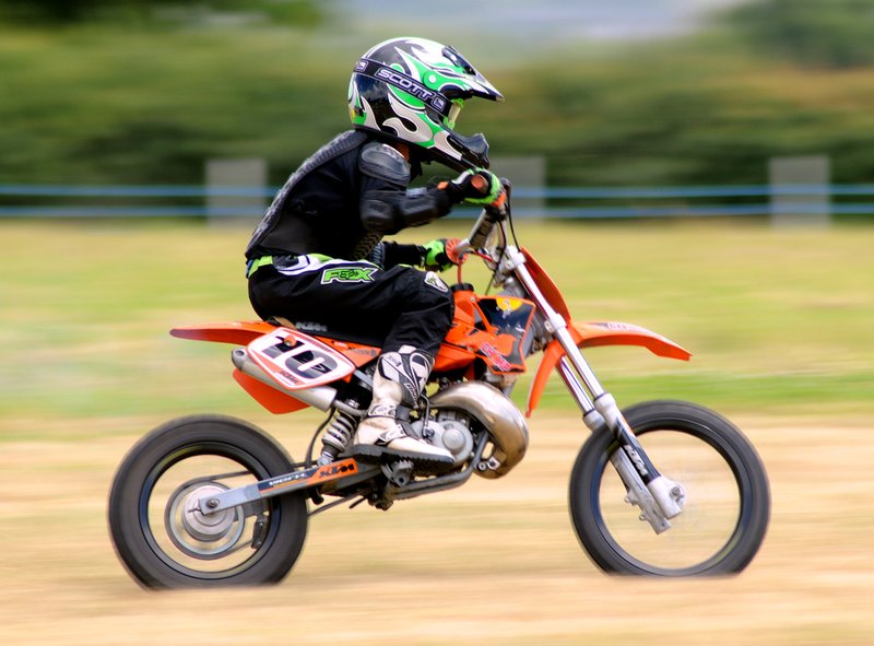 BYGrasstrack_07_ACUchampion.jpg :: Images from the July 2008 ACU British Youth Grass Track Championships 