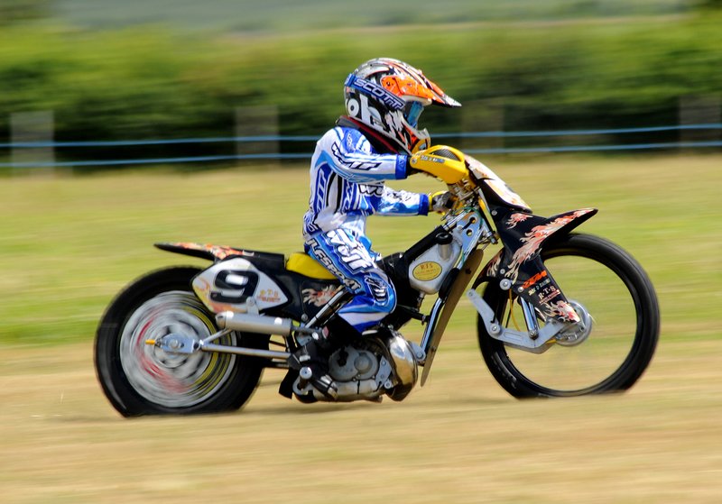 BYGrasstrack_09_ACUchampion.jpg :: Images from the July 2008 ACU British Youth Grass Track Championships 