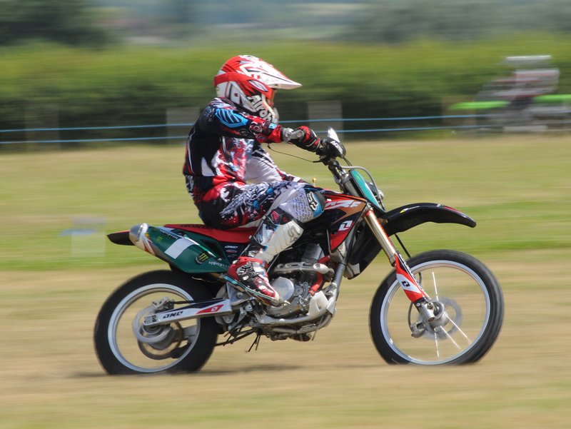 BYGrasstrack_13_ACUchampion.jpg :: Images from the July 2008 ACU British Youth Grass Track Championships 