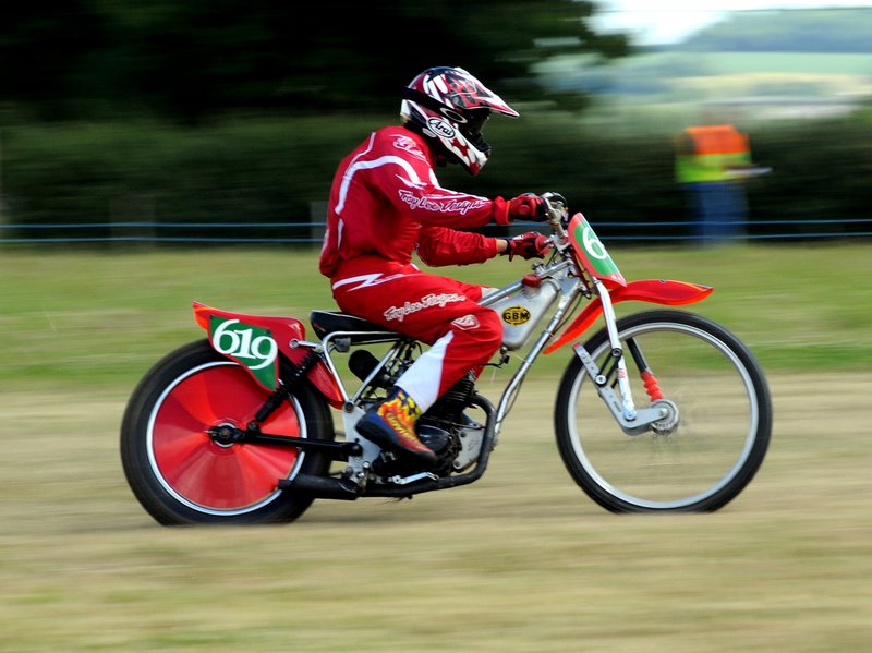 BYGrasstrack_14_ACUchampion.jpg :: Images from the July 2008 ACU British Youth Grass Track Championships 