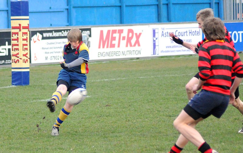 Coundon_KingHenr_06_U14CSF_.jpg :: Images from the 2008/9 U14 Coventry Schools rugby final between Coundon Court and King Henry VIII.Coundon winning 3-0