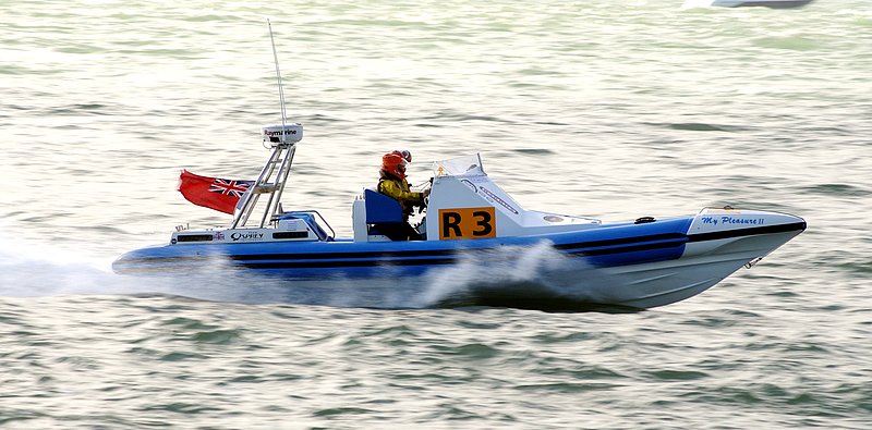 CowesTorquay_15_23-09-08.jpg :: Images from the 2008 Cowes Torquay and Cowes Poole powerboat race which took place in August 2008