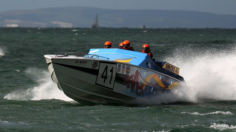 CowesTorquay2009_030_290809.jpg :: Images from the 2009 Cowes Torquay powerboat races taken from Hurst Castle as the boats re-enter the Solent.
