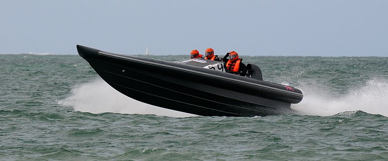 CowesTorquay2009_057_290809.jpg :: Images from the 2009 Cowes Torquay powerboat races taken from Hurst Castle as the boats re-enter the Solent.
