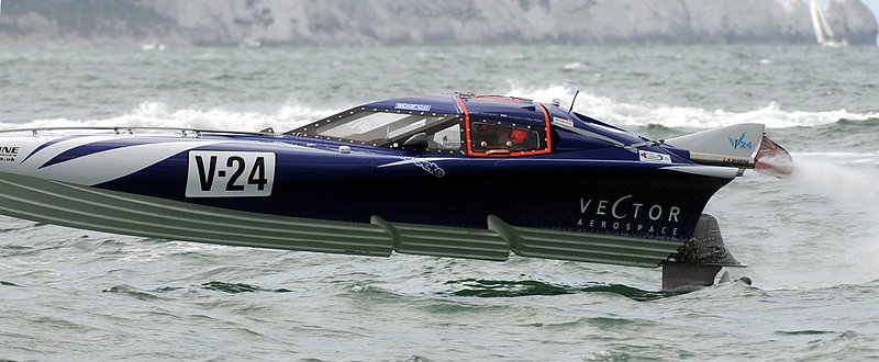 CowesTorquay2009_069_290809.jpg :: Images from the 2009 Cowes Torquay powerboat races taken from Hurst Castle as the boats re-enter the Solent.