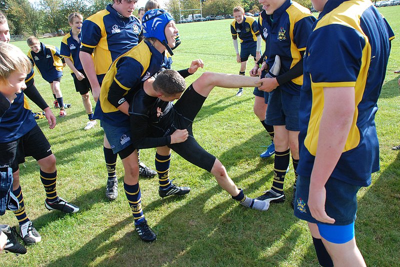 MattAlexandre_005_Farewell_.jpg :: Barkers Butts U15's say farerwell to Matt Alexandre and family after his final game prior to moving back to South Africa.