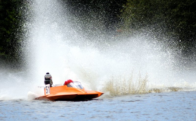 RYAPowerboat_rd3_02_Kingsbu.jpg :: Images from round 4 of the 2008 RYA powerboat championships at Kingsbury water park