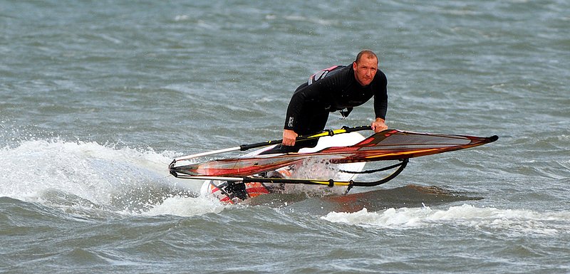Windsurfing_005_AvonBeach_01.jpg :: windsurfers off avon beach on September 1st 2009.