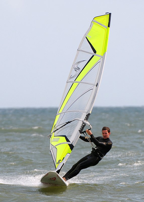 Windsurfing_011_AvonBeach_0.jpg :: windsurfers off avon beach on September 1st 2009.