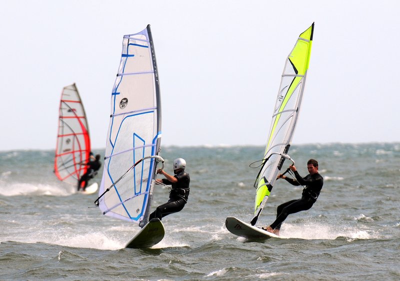 Windsurfing_019_AvonBeach_0.jpg :: windsurfers off avon beach on September 1st 2009.