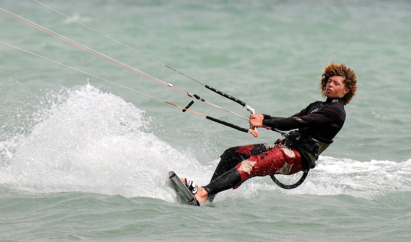 avonbeach_Dan_02_280709.jpg :: Dan James U17 BKSA champion training on Avon Beach August 2009.