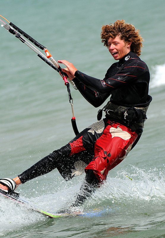 avonbeach_Dan_08_280709.jpg :: Dan James U17 BKSA champion training on Avon Beach August 2009.