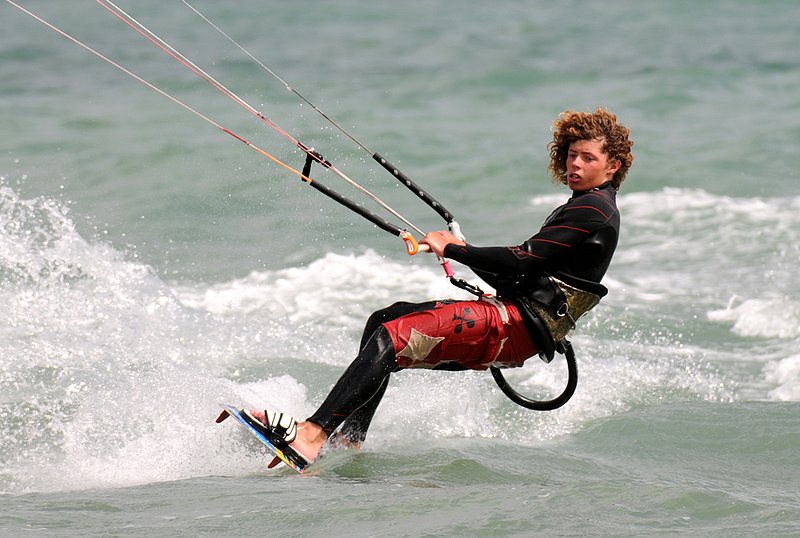 avonbeach_Dan_14_280709.jpg :: Dan James U17 BKSA champion training on Avon Beach August 2009.