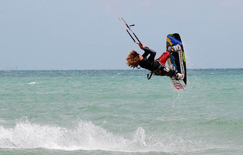avonbeach_Dan_15_280709.jpg :: Dan James U17 BKSA champion training on Avon Beach August 2009.