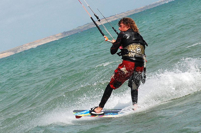 avonbeach_Dan_29_280709.jpg :: Dan James U17 BKSA champion training on Avon Beach August 2009.