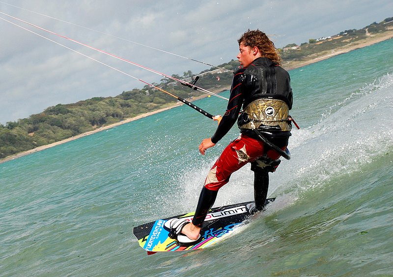 avonbeach_Dan_34_280709.jpg :: Dan James U17 BKSA champion training on Avon Beach August 2009.