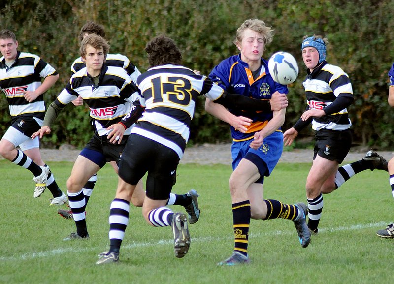 bBColts_Luctonia_02_NCCup_1.jpg :: Images from the 2008/9 2nd round National Colts Cup game between Barkers Butts and Luctonians.
Barkers winning 17-7