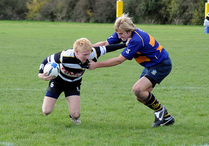 bBColts_Luctonia_03_NCCup_1.jpg :: Images from the 2008/9 2nd round National Colts Cup game between Barkers Butts and Luctonians.
Barkers winning 17-7