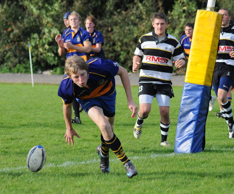 bBColts_Luctonia_09_NCCup_1.jpg :: Images from the 2008/9 2nd round National Colts Cup game between Barkers Butts and Luctonians.
Barkers winning 17-7