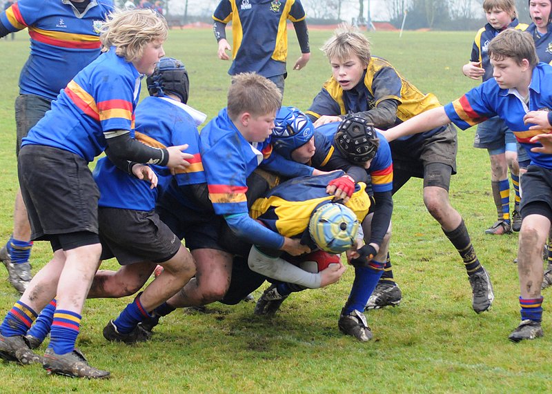 bBU14_Leamington_25_141208.jpg :: Images from the2008/9 U14 game between Barkers and Leamington.Big John McCarthy dives over the line to score , with a little help from James Clifford